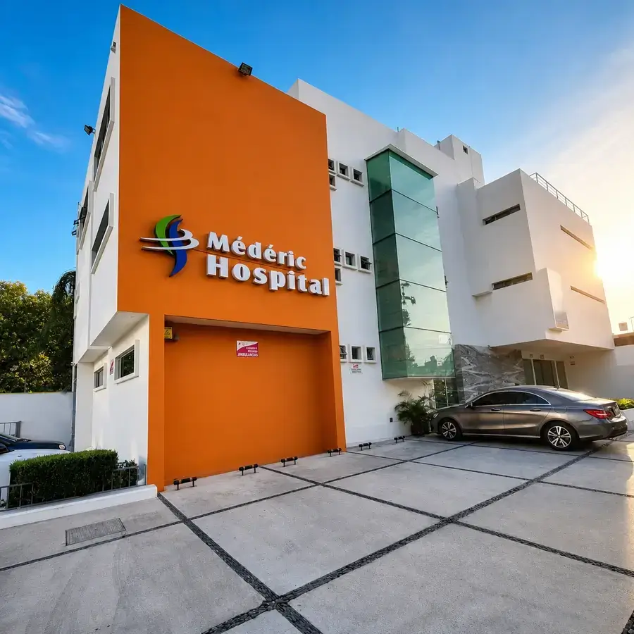 Fachada de Médéric Hospital, hospital en Guadalajara, colonia Ladrón de Guevara